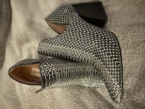 🖤 Antonio Melani Wadee Snakeskin Ankle Boots – Size 7 🖤